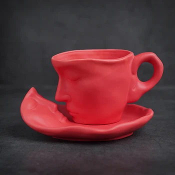 Mate cerâmica xícara de café, conjunto prato Europeu vintage bar criativa de presente escultura casal caneca